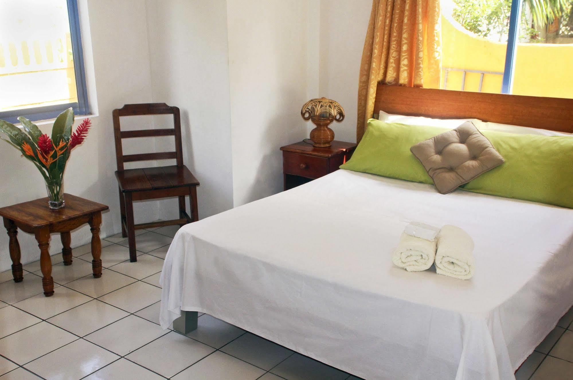 Vicky'S Holiday Apartment Beau Vallon  Eksteriør billede