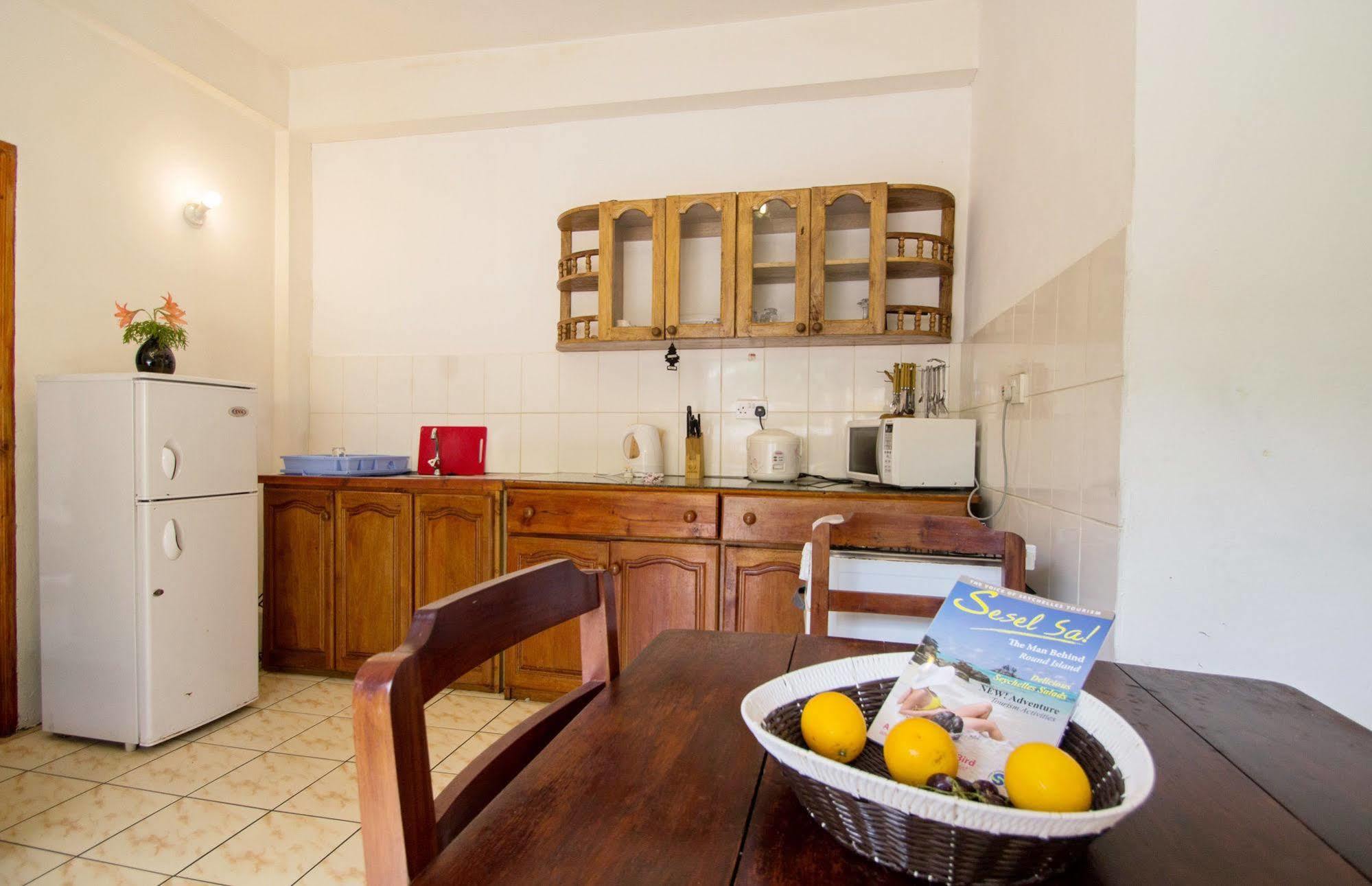 Vicky'S Holiday Apartment Beau Vallon  Eksteriør billede